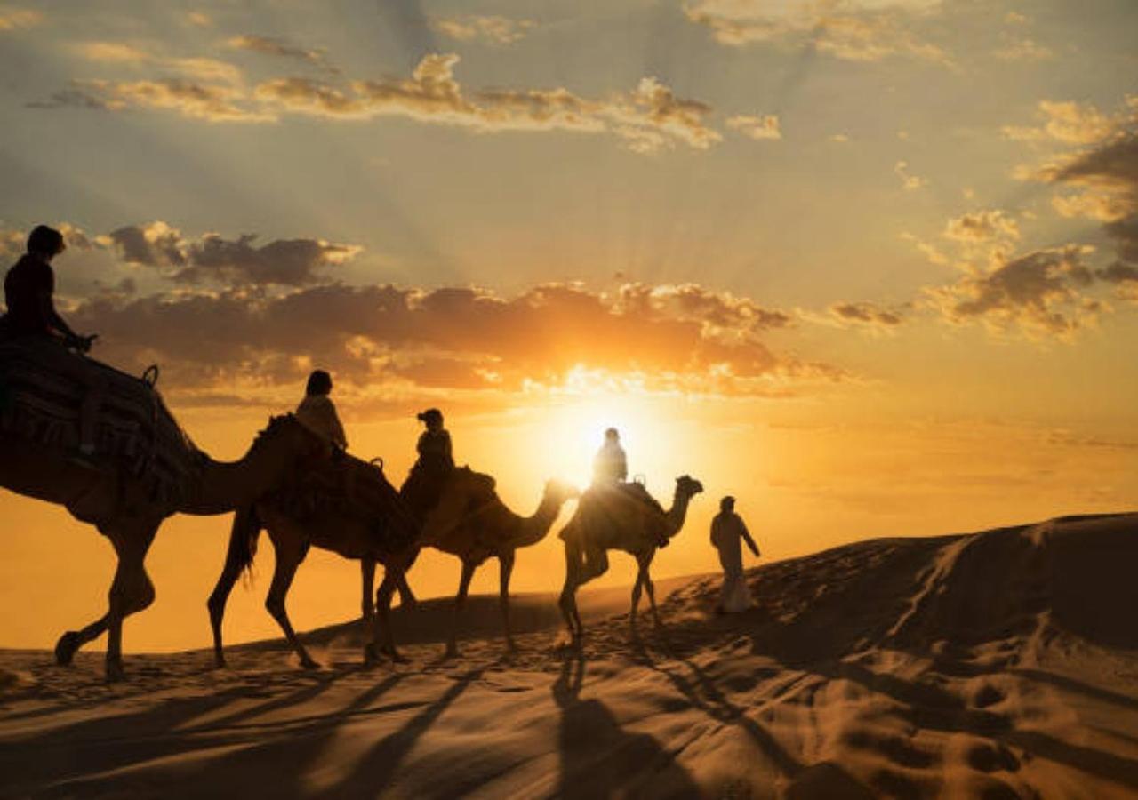 Desert Glamping Experience Merzouga Bagian luar foto