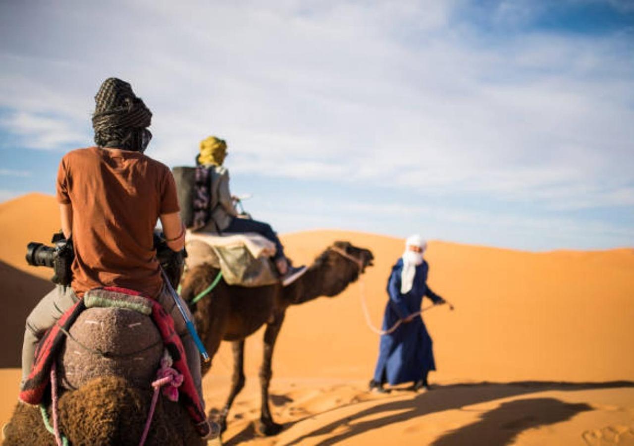 Desert Glamping Experience Merzouga Bagian luar foto